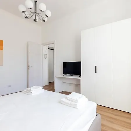 Moon - Spacious Two-room 米兰